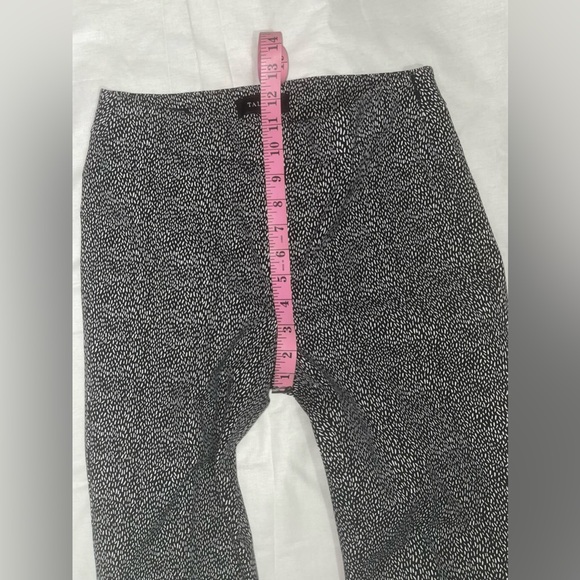 Talbots Black and White Rice Print Chatham Ankle Pants in size 4P - Picture 6 of 9